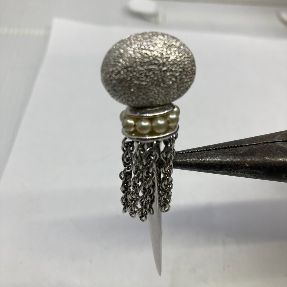 Vtg 1960 LeC BOUCHER rhodium silver tone faux pearl brooch
